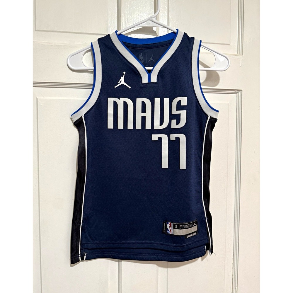 Jordan Dallas Mavericks Luka Dončić #77 Statement Jersey Youth S Blue